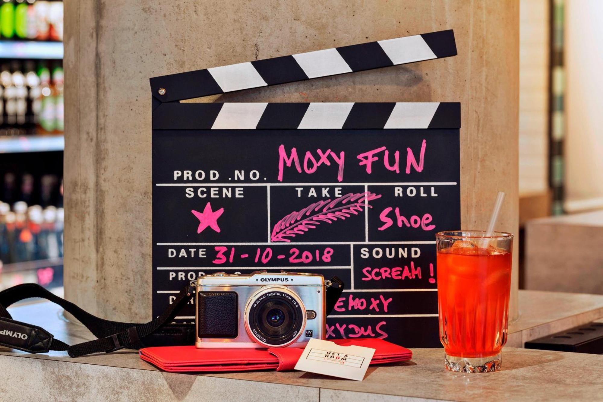 Moxy Duesseldorf South Hotel Екстериор снимка