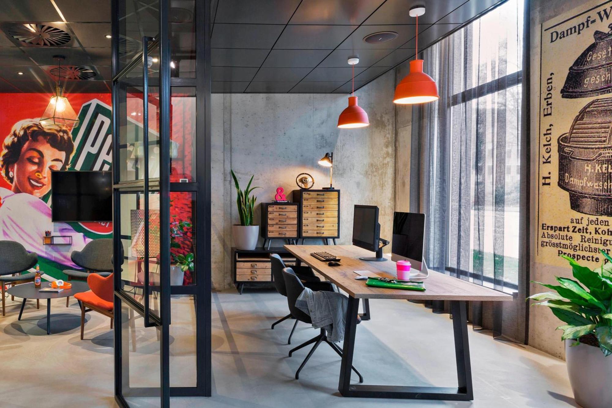 Moxy Duesseldorf South Hotel Екстериор снимка